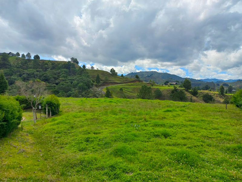 Lote en venta en el Retiro Pantanillo