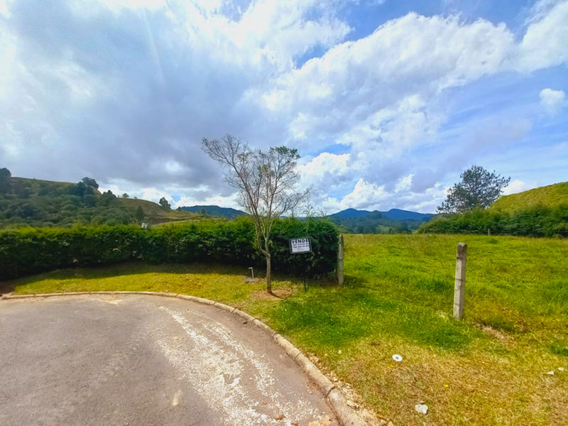 Lote en venta en el Retiro Pantanillo